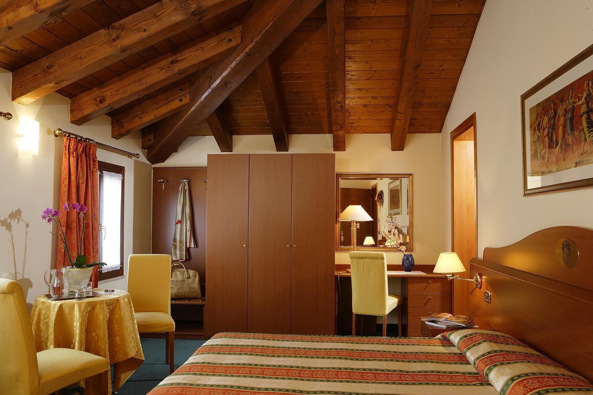 โรงแรมอันติโก โมโร Chirignago-Zelarino ภายนอก รูปภาพ